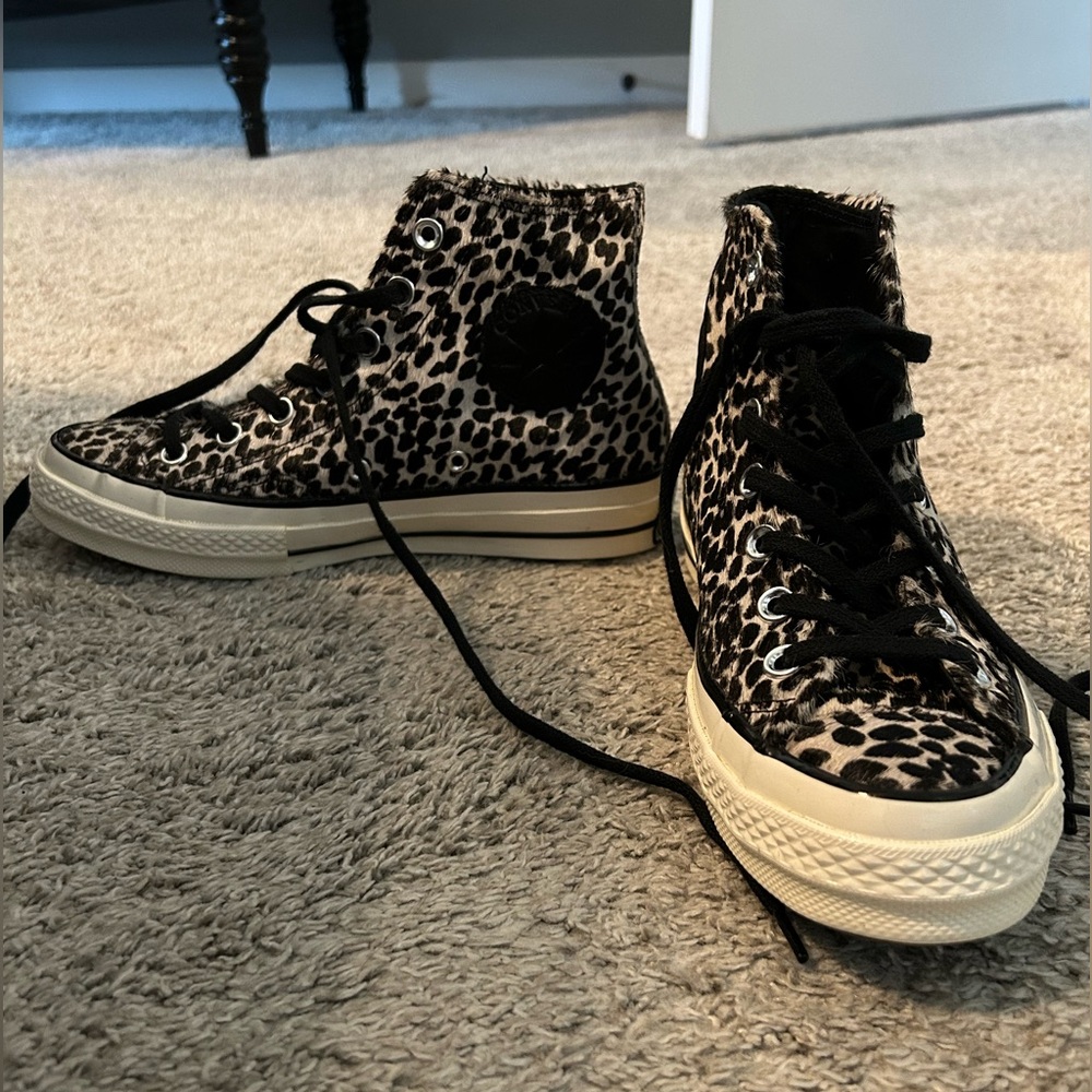 Converse cheetah high tops women’s size 7